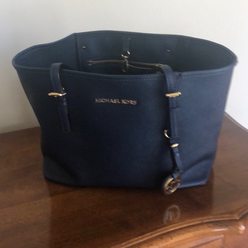 Michael Kors Hand bag.